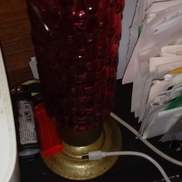 Retro Red Glass Lamp With DESIGNS Around the 70s Assum Looking - Picture 3 of 12